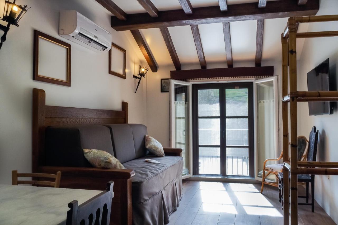 Posada Y Apartamentos Trebuesto De Guriezo المظهر الخارجي الصورة