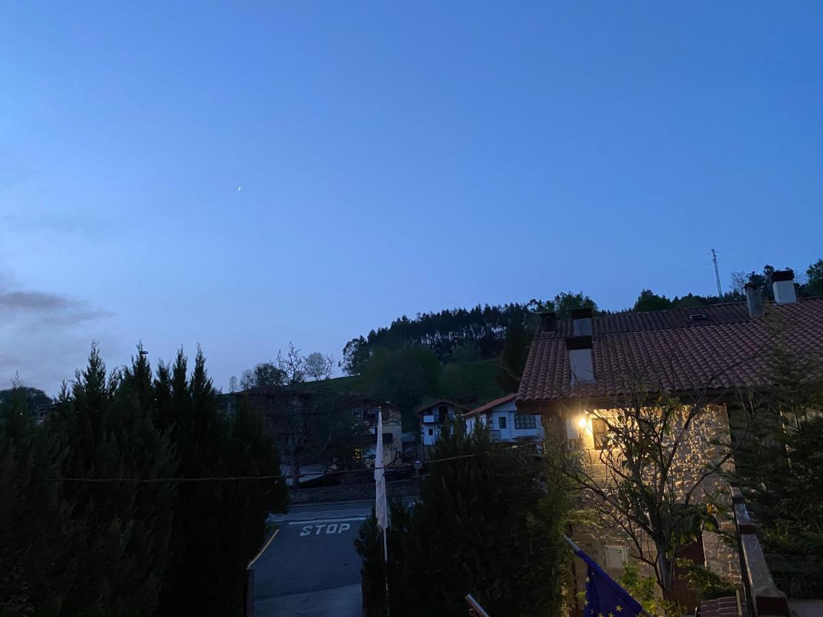 Posada Y Apartamentos Trebuesto De Guriezo المظهر الخارجي الصورة
