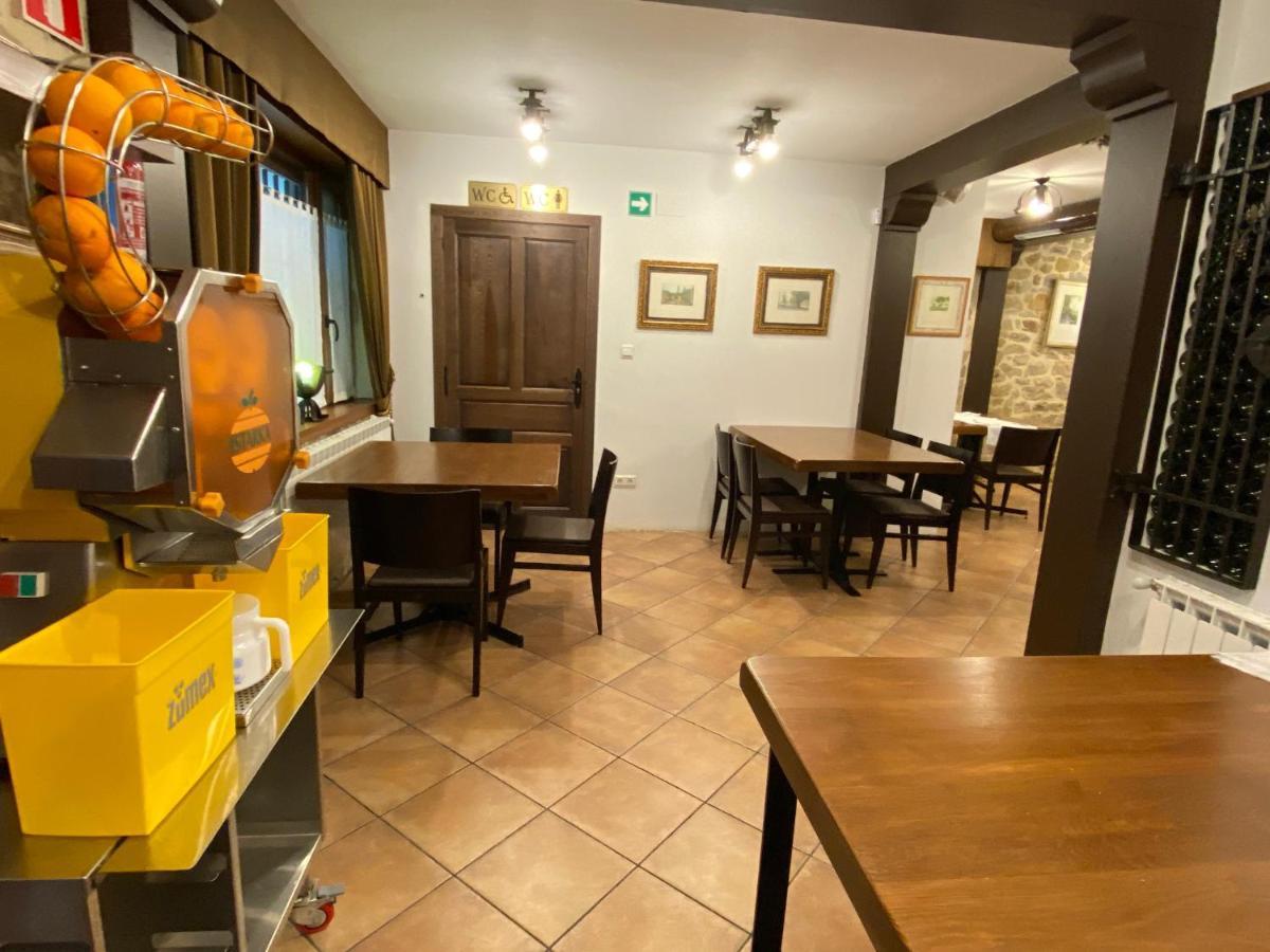 Posada Y Apartamentos Trebuesto De Guriezo المظهر الخارجي الصورة