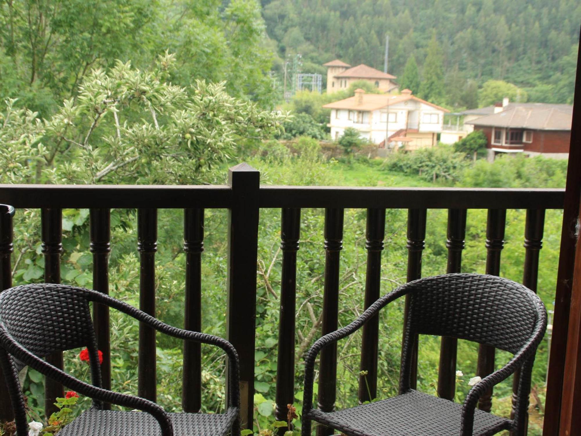 Posada Y Apartamentos Trebuesto De Guriezo الغرفة الصورة